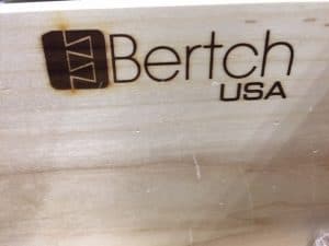 Bertch Logo / Wer hat meine Schränke hergestellt?